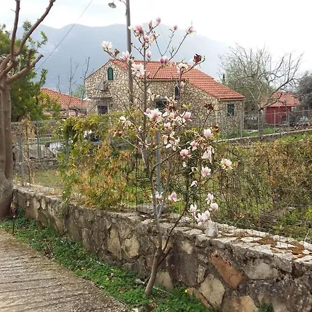 Casa de Férias The Stone House-zacharatos Nikolaos Pouláta
